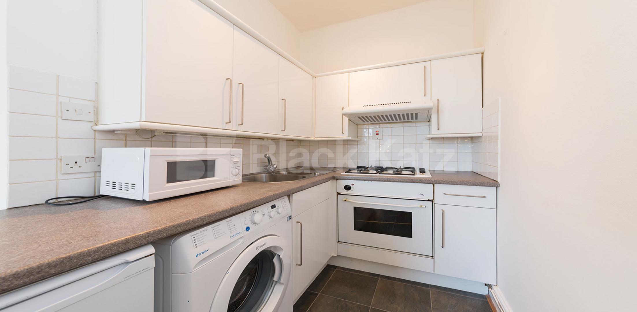 			1 Bedroom, 1 bath, 1 reception Apartment			 Sinclair Road, SHEPHERDS BUSH